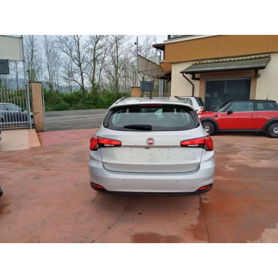 Fiat Tipo SW 1.6 MJT Business Lounge Fiat Tipo SW 1.6 MJT Business Lounge