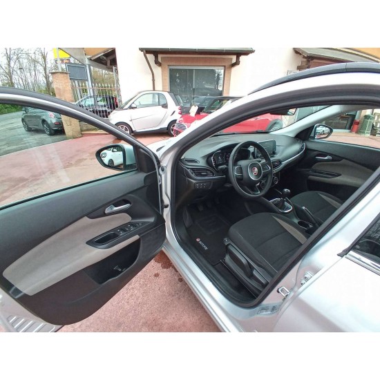 Fiat Tipo SW 1.6 MJT Business Lounge Fiat Tipo SW 1.6 MJT Business Lounge