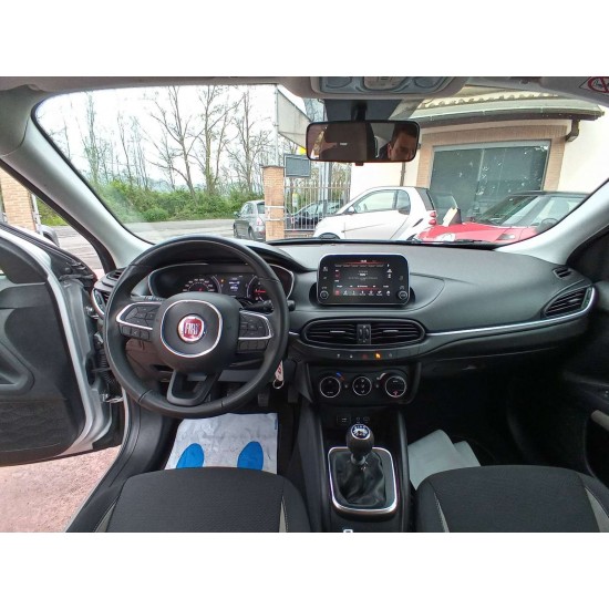Fiat Tipo SW 1.6 MJT Business Lounge Fiat Tipo SW 1.6 MJT Business Lounge