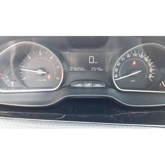 Peugeot 2008 1.6 BLUE-HDI 100CV Style Edition Peugeot 2008 1.6 BLUE-HDI 100CV Style Edition