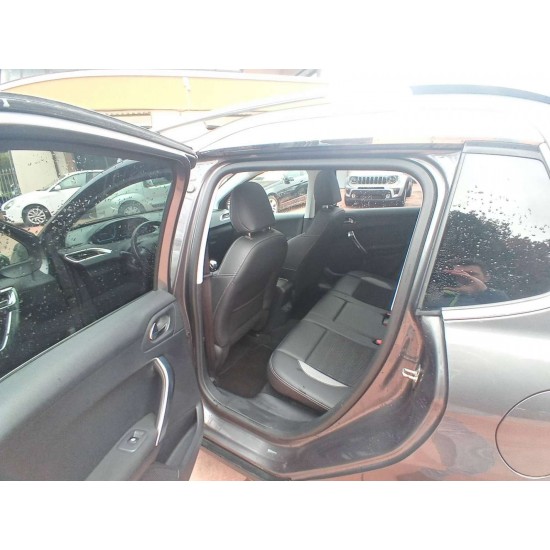 Peugeot 2008 1.6 BLUE-HDI 120CV ALLURE Peugeot 2008 1.6 BLUE-HDI 120CV ALLURE