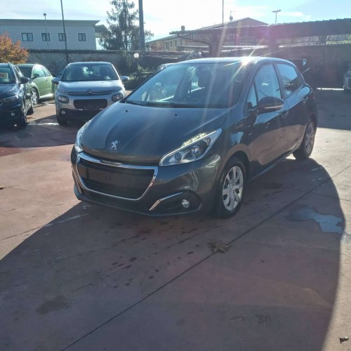 PEUGEOT 208 1.6 HDI 100CV PEUGEOT 208 1.6 HDI 100CV